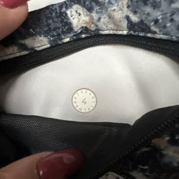 Lululemon Wunder Under Crop Hi-Rise 21" Spring Bloom Multi Leggings Size… - Picture 8 of 10